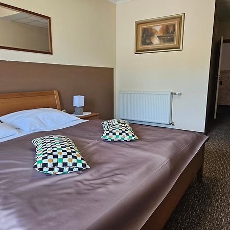 Donji Zvecaj ベッド&ブレックファースト レストラン Dp Bed & Breakfast エクステリア 写真